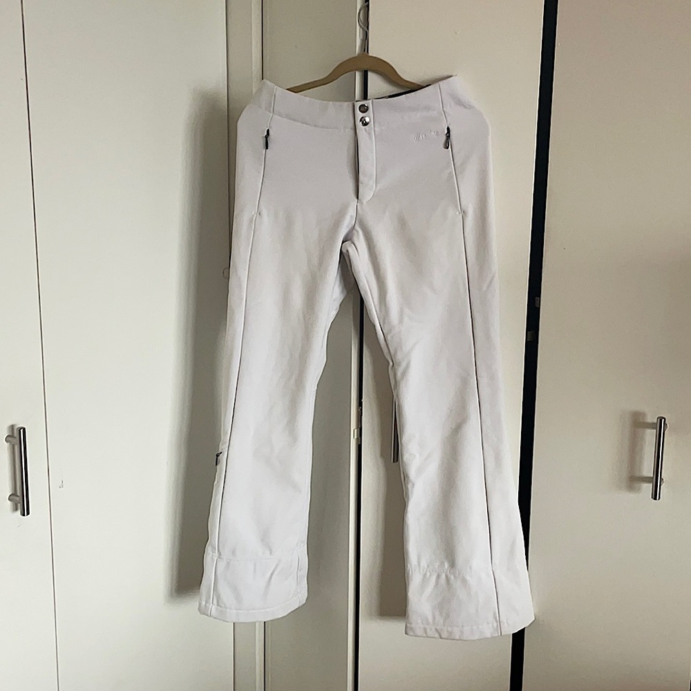 White Marker stretch ski pants. Women’s size 6